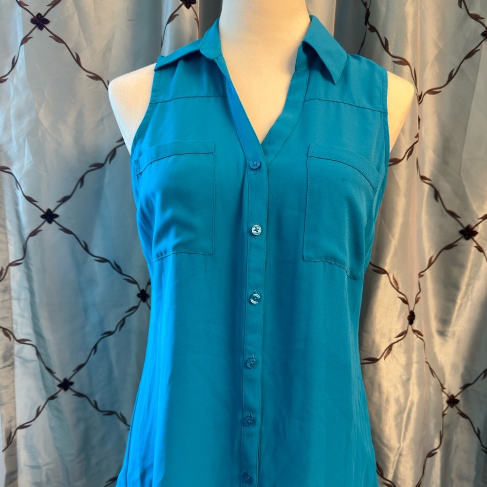 Express sleeveless Portifino button down